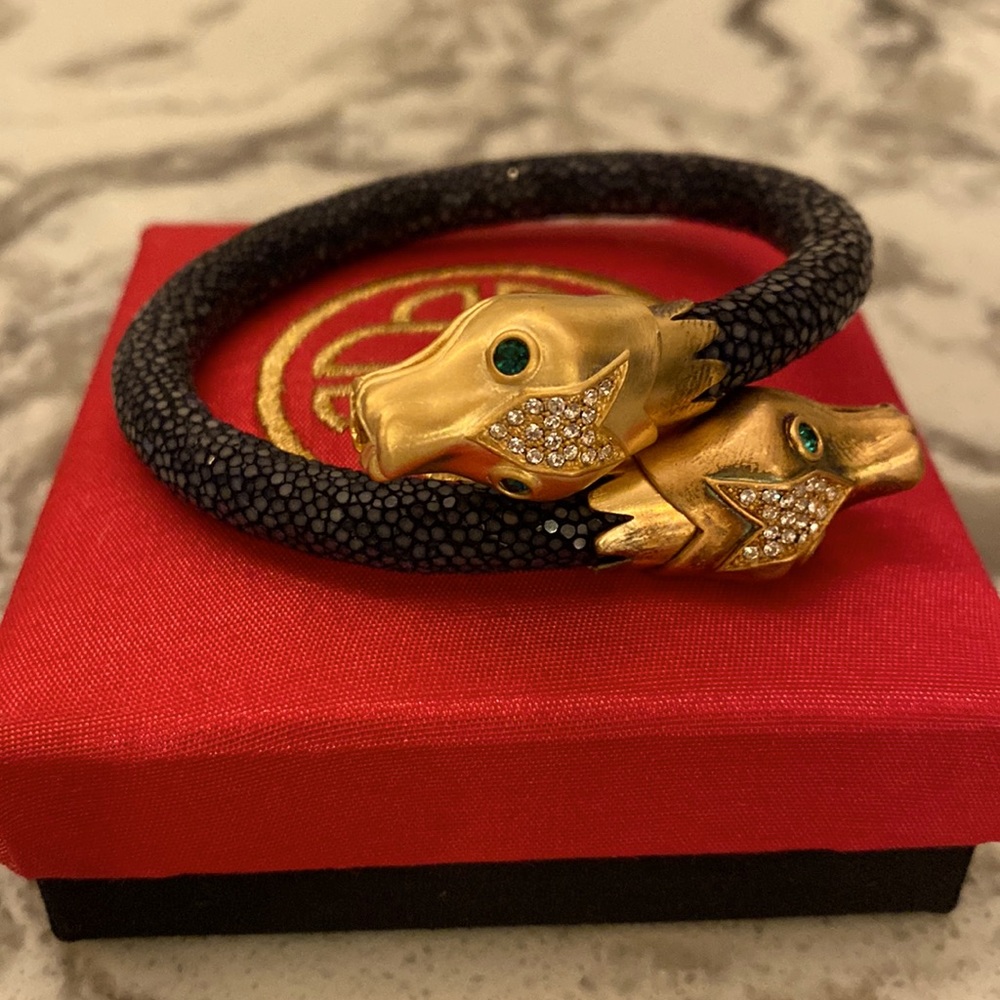 Budhagirl Stingray Wristwrap with detachable Snake Detail